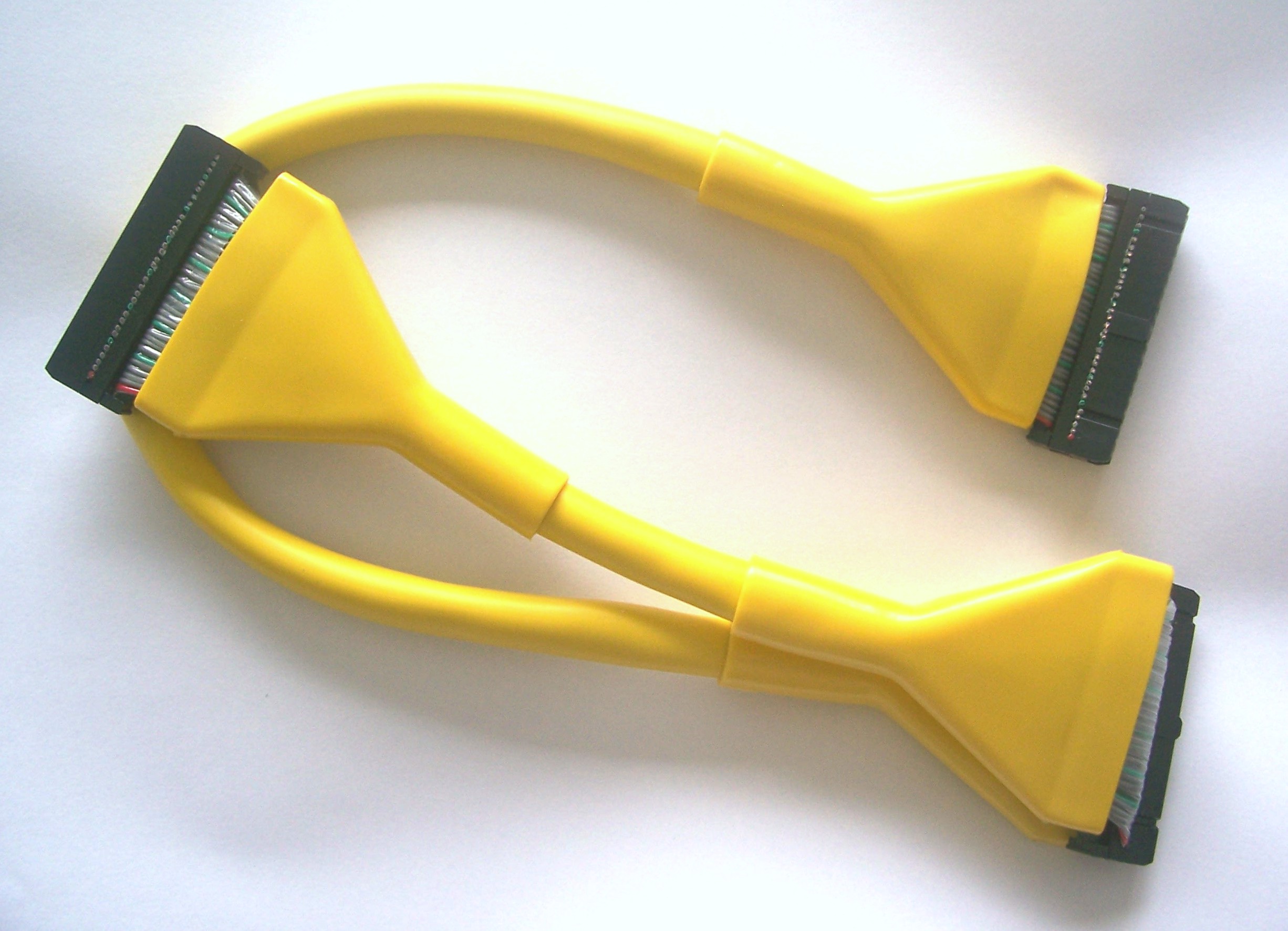 Akasa Round Floppy Cable 60cm Yellow (3 connectors)